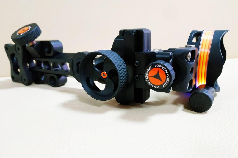 Обзор прицела для блочного лука Apex Gear Covert с выносом